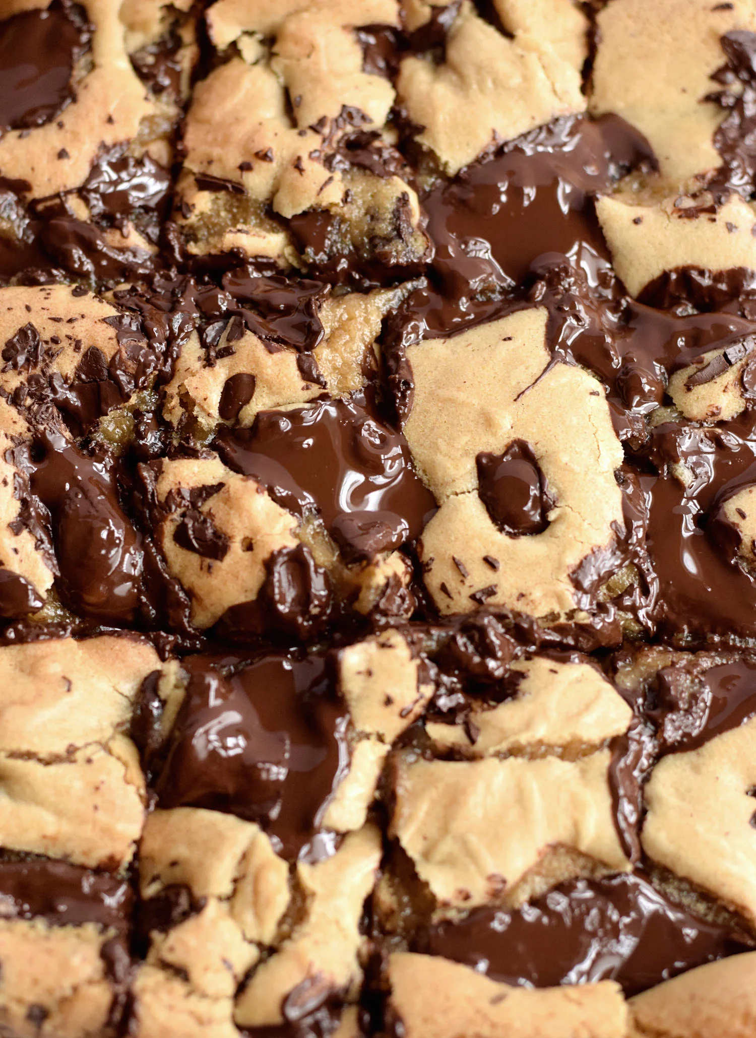 Печеньки с шоколадом. Американские печеньки с кусочками шоколада. Домашний шоколад с кусочками печенья. Чижик печенье с кусочками шоколада. Домашний шоколад с кусочками печенья.